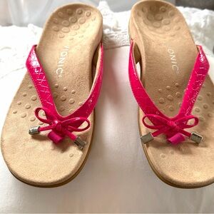 Vionic Bella Hot Pink Thong Sandals with Bow